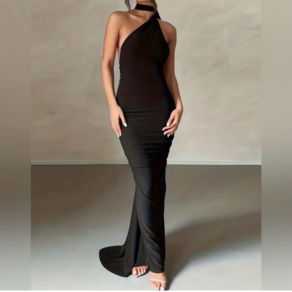 Black One-Shoulder Ruched Maxi Dress